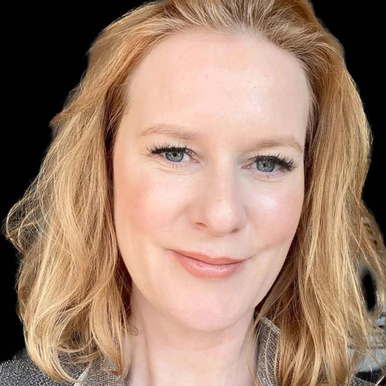 Das Bild zeigt ein Porträtfoto von Alexandra Volkwein